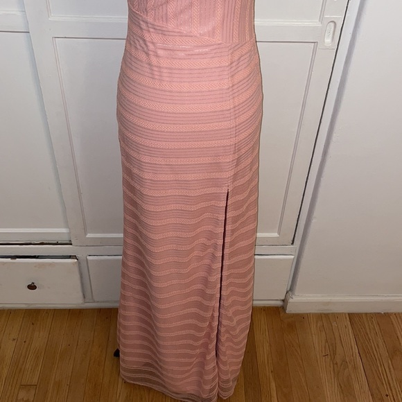 Lovers and friends pink formal dress - Picture 4 of 9